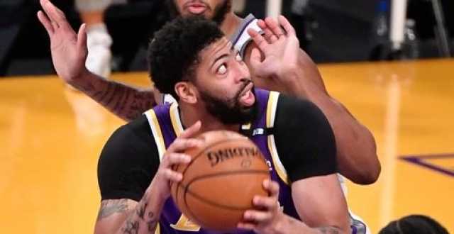 麦基与浓眉，篮球场上的高手对决