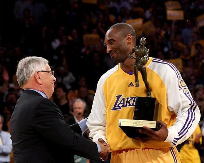 探秘NBA历史，保罗的黄蜂与现鹈鹕的渊源