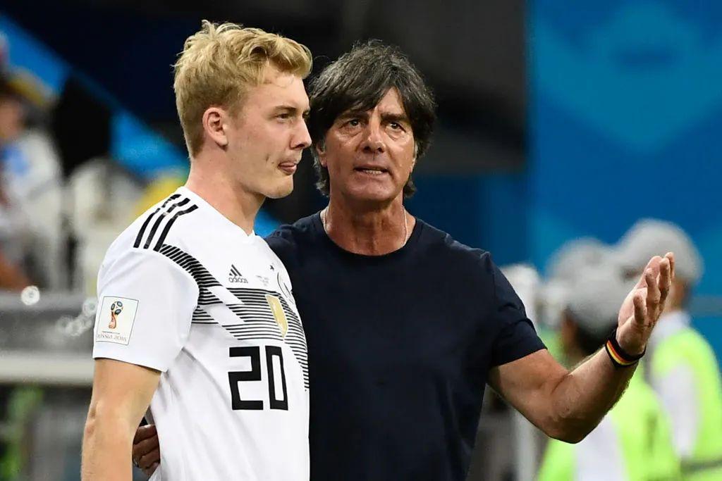 德甲荣耀加冕，上赛季冠军的辉煌征程