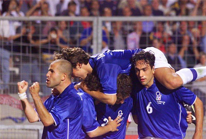 内斯塔，历史第一中卫的争议与辉煌