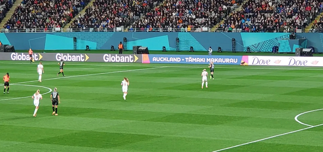 今年世界杯的举办地，卡塔尔的璀璨足球盛宴