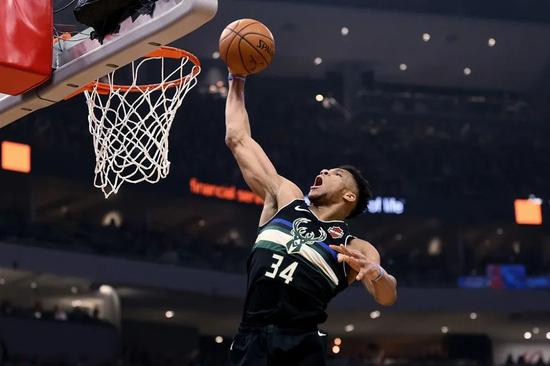 篮球队，以雷霆之翼命名，展翅高飞