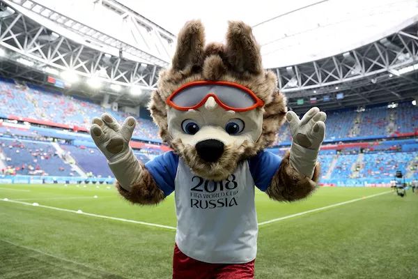 2018年世界杯，足球与萌宠的碰撞——揭秘吉祥物扎比瓦卡的魅力