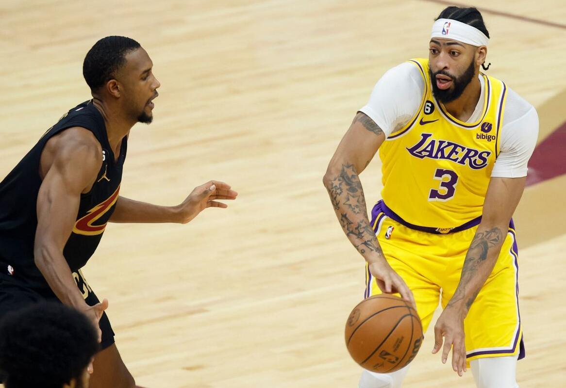 浓眉本赛季的统治力，湖人内线的绝对核心