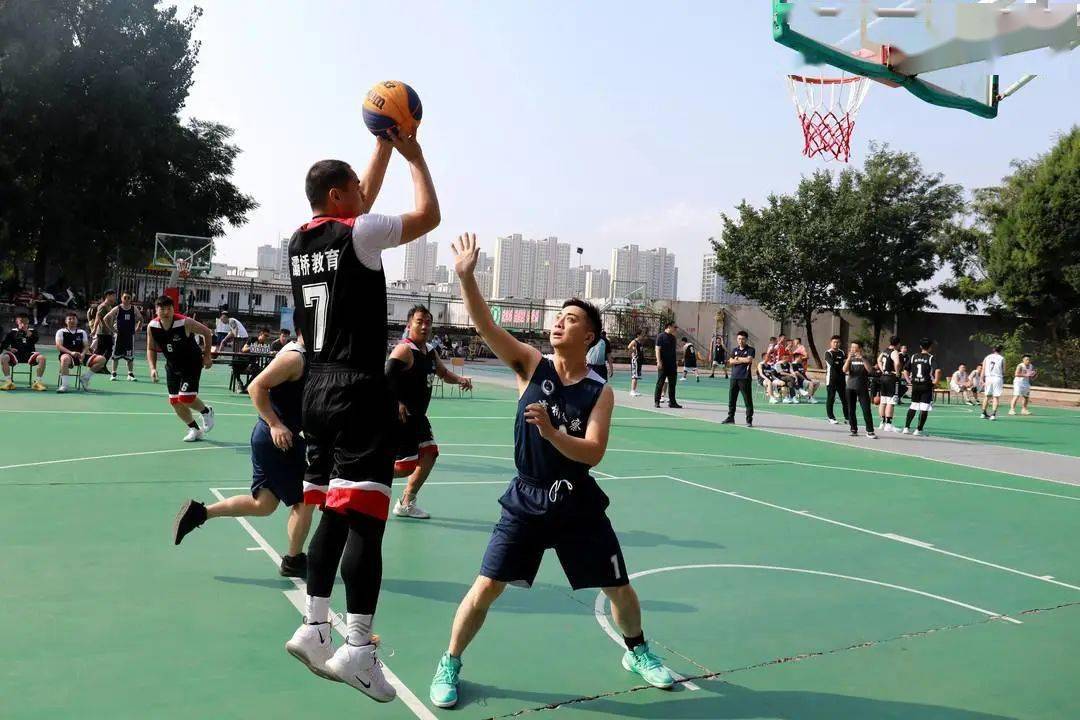 篮球比赛的精彩与时间艺术，一场40分钟的较量