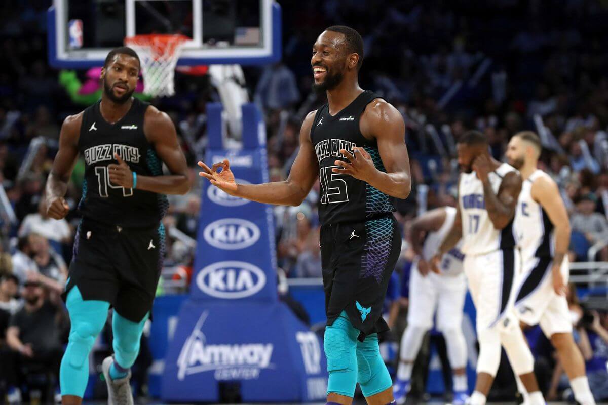 老鹰VS尼克斯，一场势均力敌的篮球对决