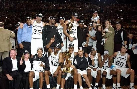 马刺王朝的巅峰——2007年NBA总冠军成员名单回顾