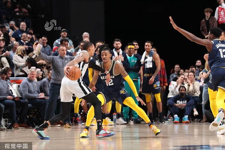 揭秘上海男篮24号，一位年轻核心的崛起与荣耀之路