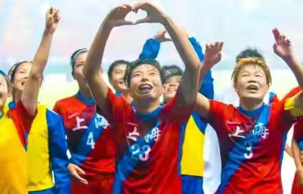 奥运会足球冠军的金牌荣耀，不止一枚的辉煌