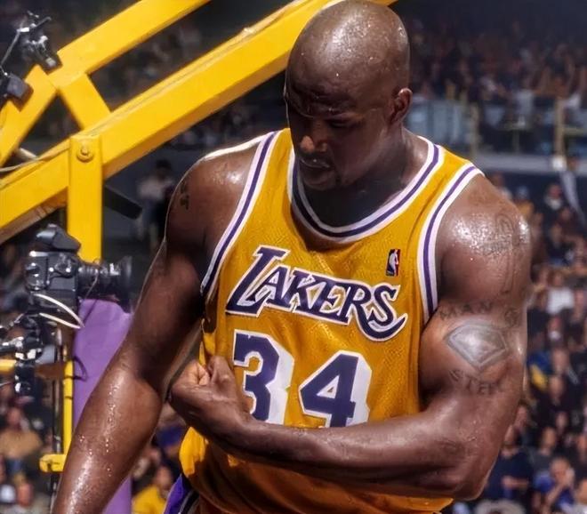 奥尼尔的篮球传奇，辉煌与谢幕——2011年退役的篮球巨兽