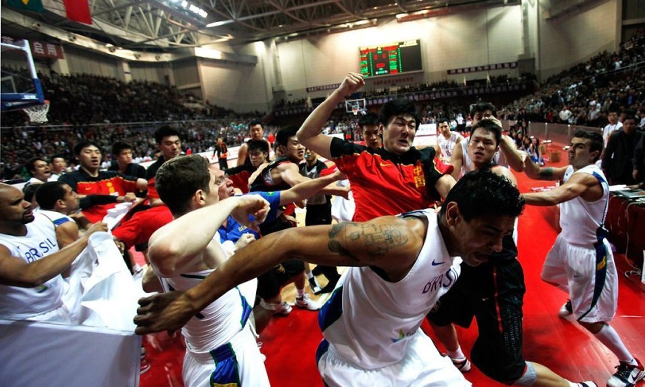 美国男篮梦之队遭遇滑铁卢，不敌立陶宛，重振雄风之路何在？