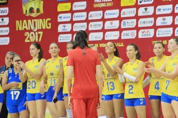 女排大冠军杯，激情与荣耀的回望