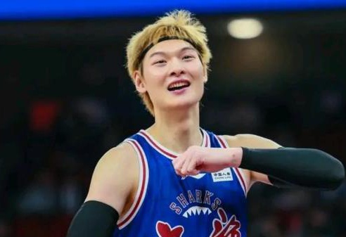 王哲林转会上海，从福建到魔都的篮球新篇章