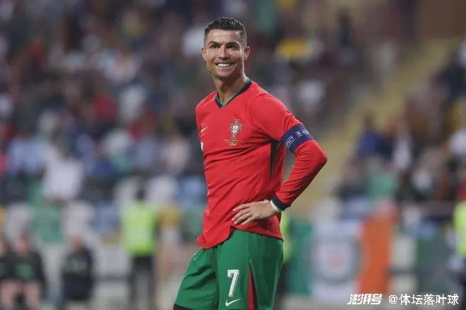 探秘C罗梅开二度的足球传奇