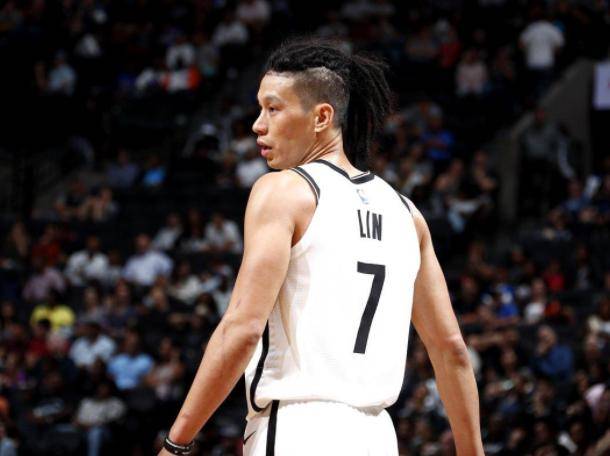 林书豪，从哈佛学子到NBA总得分奇迹的跨越