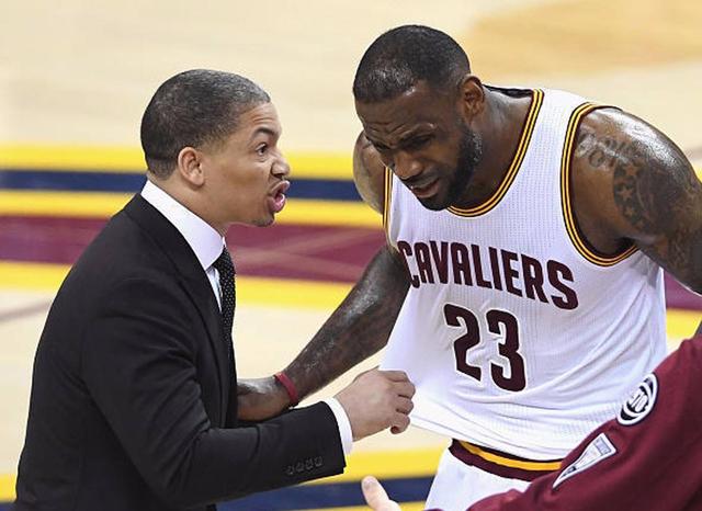 历史上的洛杉矶湖人，荣耀与传承的交响曲