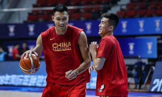 易建联NBA首秀数据，闪耀新星的初登场