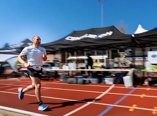 飞鱼之梦，中国奥运金牌传奇——吴敏霞的辉煌篇章