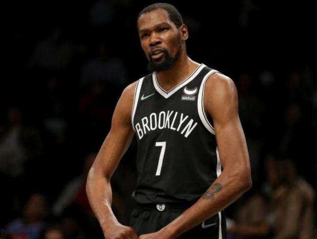 库里，超越杜兰特的历史地位