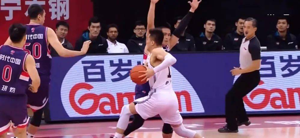 CBA排名榜最新，群雄逐鹿，谁能问鼎总冠军？