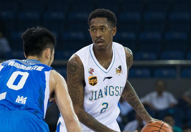 阿隆·布鲁克斯在CBA的闪耀时刻，数据背后的速度与激情