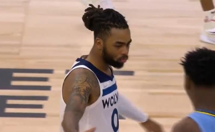 灰熊与火箭的激烈对决，第一节的火花四溅