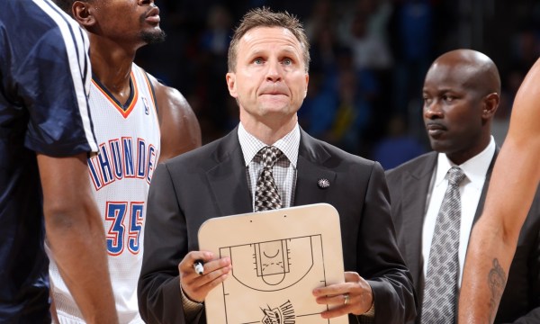 16年雷霆VS马刺G4，西决舞台上的惊天逆转与传奇对决