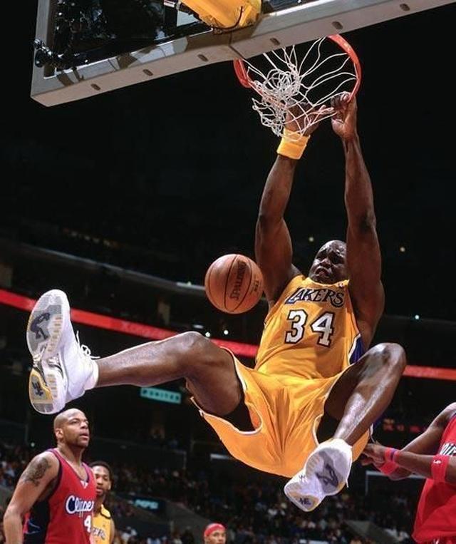 奥尼尔生涯十佳球扣篮，巨人的震撼与优雅