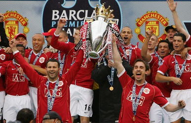 曼联传奇盾卫，解析谁是最强中后卫的辉煌篇章