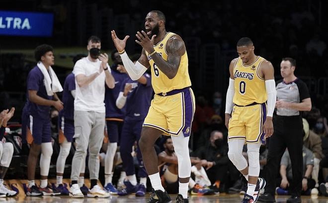 湖人最后4场，季后赛边缘的救赎与希望