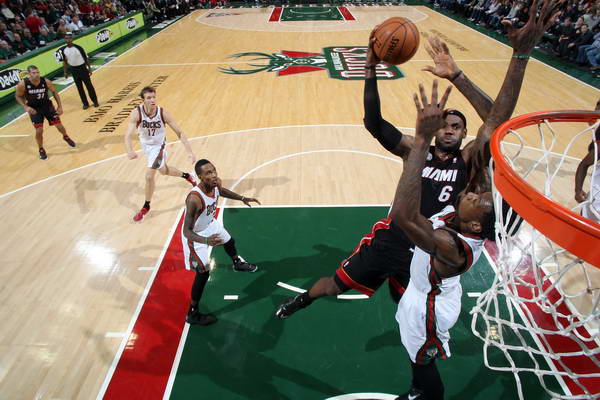 热火与山猫的激情碰撞，一场经典NBA对决的回忆与启示