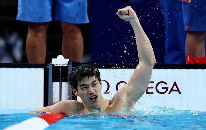 奥运传奇，刘翔的跨越与超越