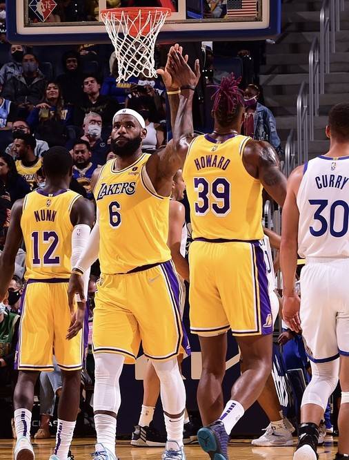 湖人勇士对决，揭晓首发名单的那一刻