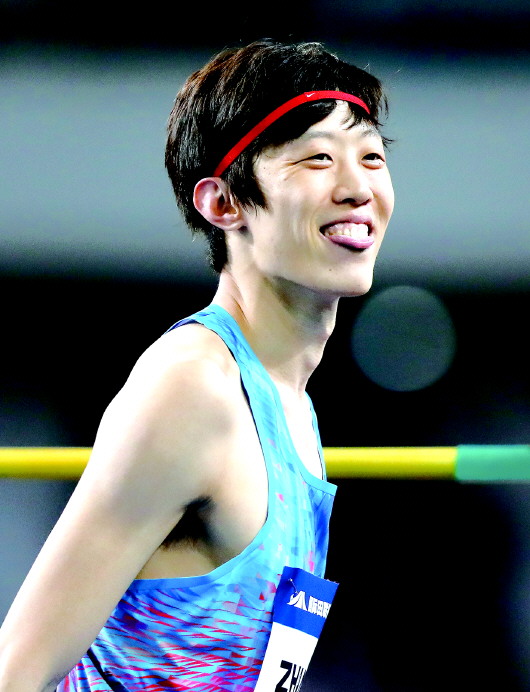 跨越极限的飞跃——张国伟的非凡跳高记录