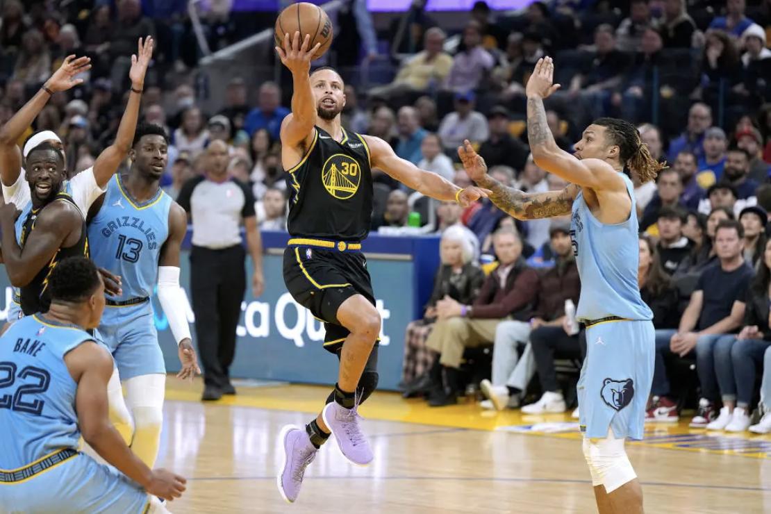 季前赛烽烟再起，雄鹿与灰熊的激烈对决