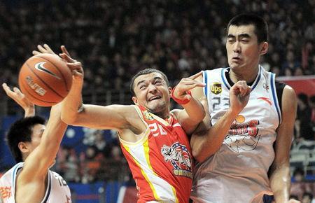 NBA中国队员的荣耀之旅，从姚明到周琦的篮球传奇