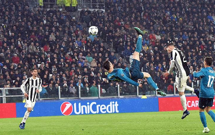 欧冠赛场上的传奇瞬间，C罗的倒钩进球与足球史上的不朽篇章