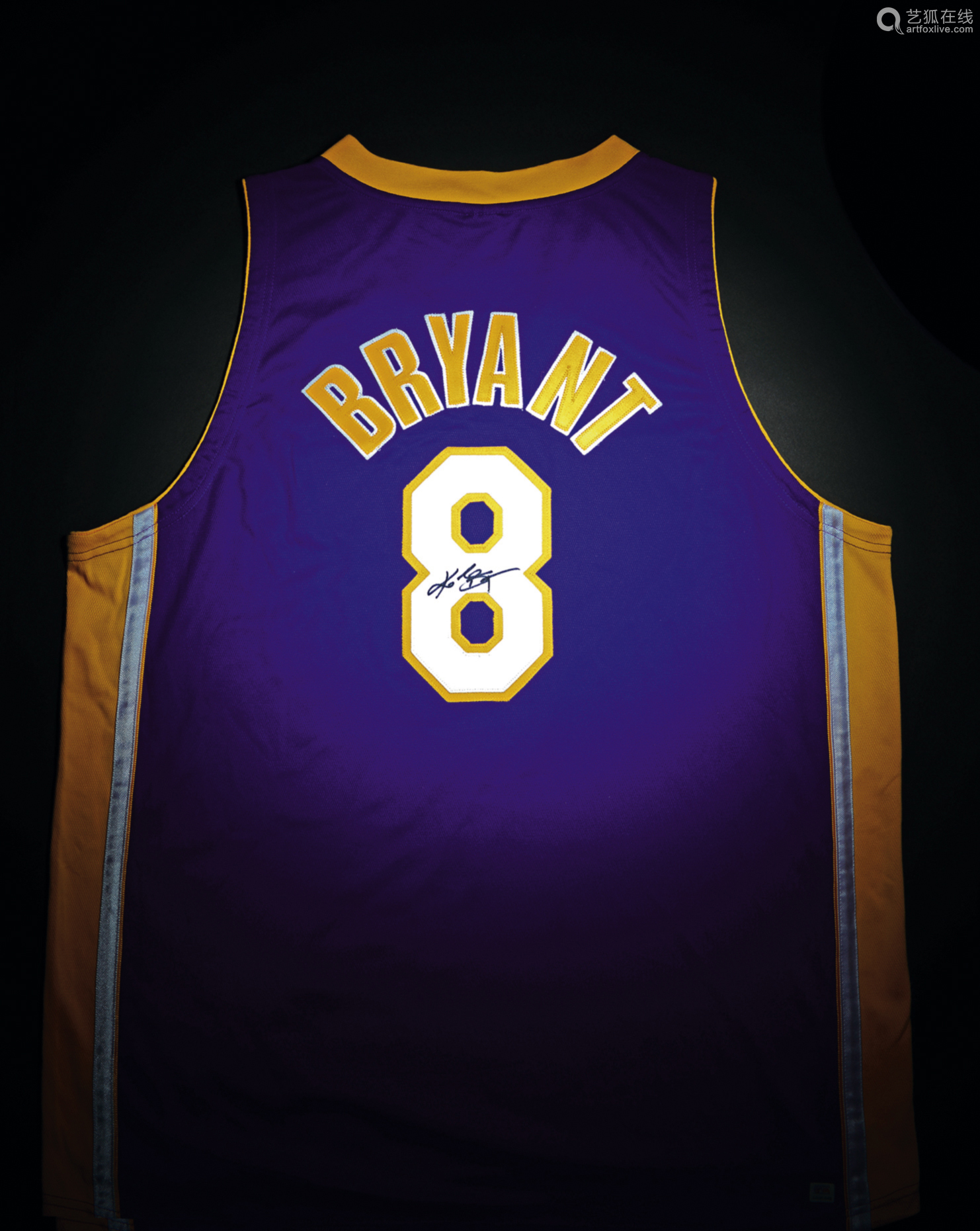 致敬传奇，解析湖人队史上的88号球衣拥有者