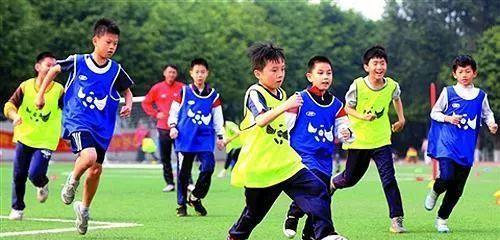 足球音节几声，探寻足球文化中的韵律与节奏