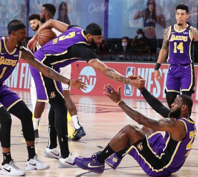 湖人失利之谜，从战术、心态到伤病的多重剖析