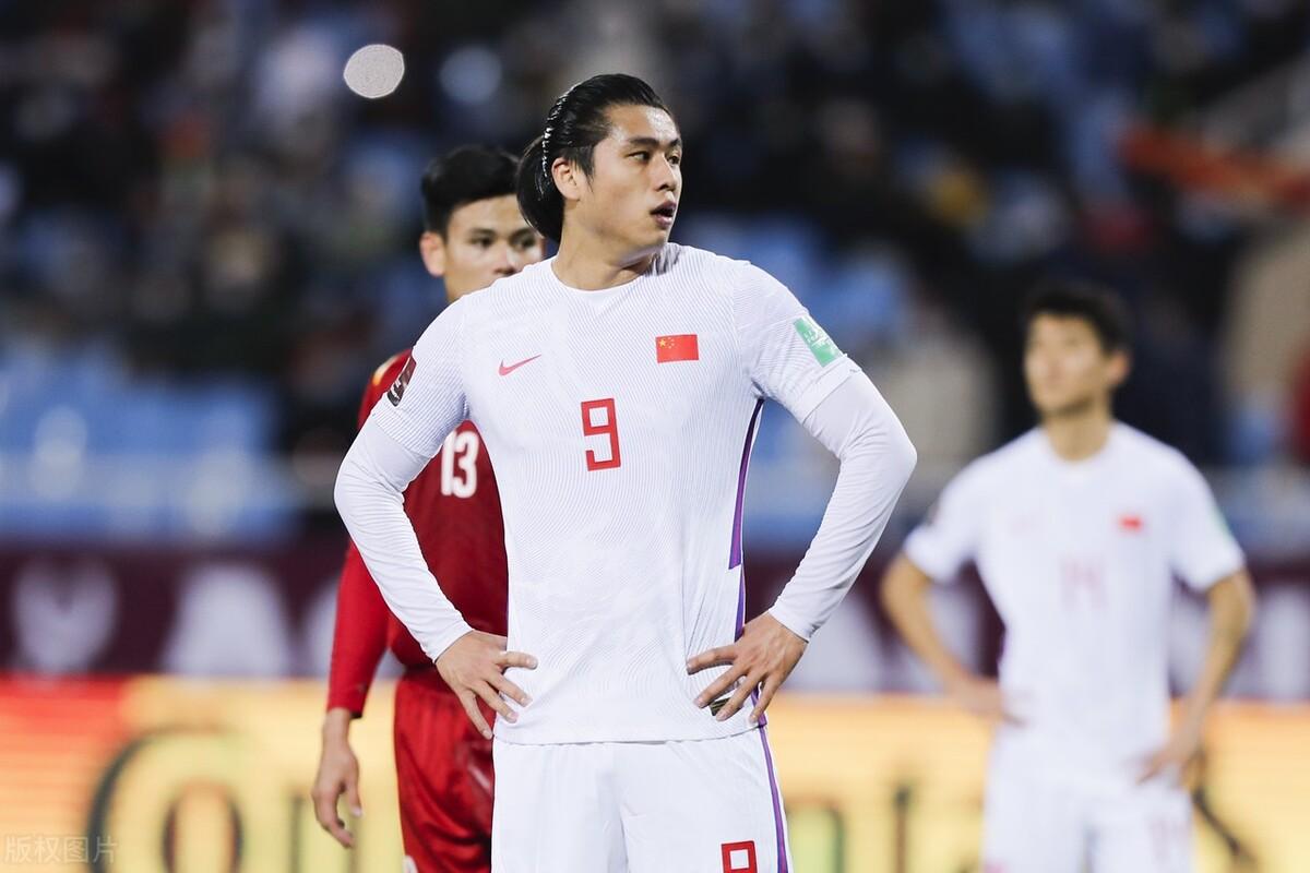 中国足球失利越南，历史性一役的反思与启示