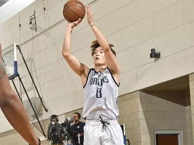 2023年CBA赛季重启，期待与挑战并存的篮球盛宴