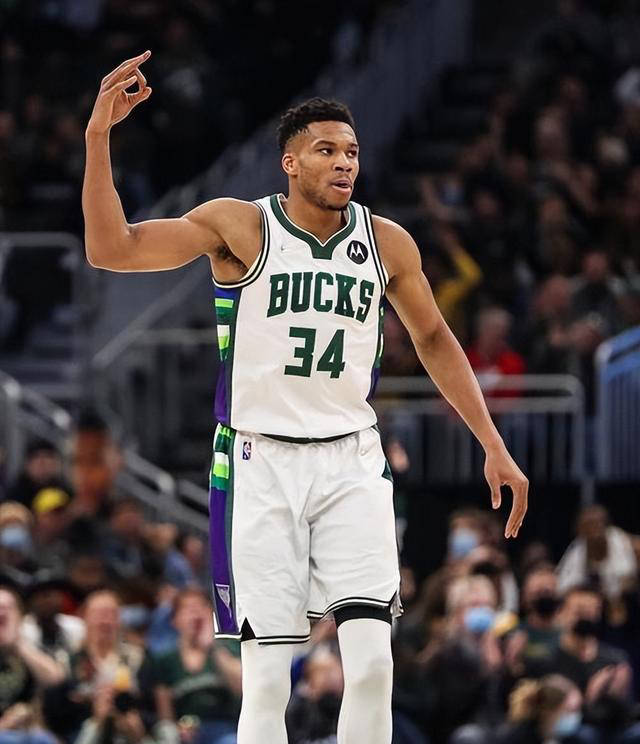 雄鹿队基石，扬尼斯·阿德托昆博的非凡薪水与球队价值