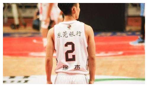 徐杰，身高背后的篮球奇迹