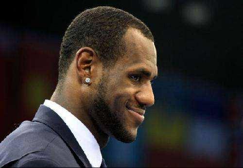 骑士与奇才的经典对决，詹姆斯后仰三分绝杀的传奇瞬间