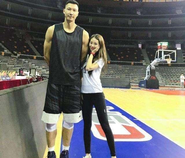 探秘CBA评论区，球迷情感的交锋与融合