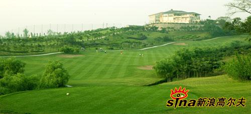 探索重庆高尔夫球场的绿茵秘境