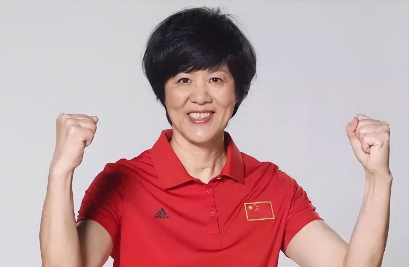 东京奥运，中国女排再战巅峰，冠军之梦的坚韧与期待