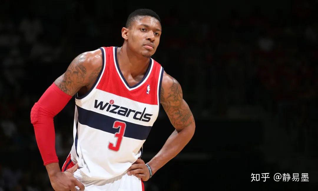 比尔·兰比尔，传奇的1号与篮球场上的不朽传奇