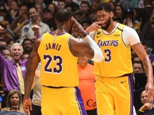 快船与湖人的对决，洛杉矶德比之战绩分析